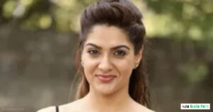 Personal Life: Girlfriend, Relationships & Friends Circle